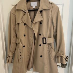 Beige trench coat by Carolina Belle size Small/ petite good condition